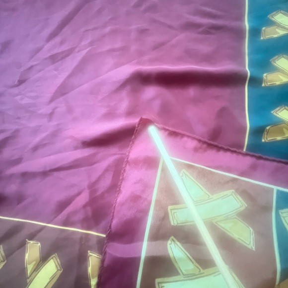Vintage Silk Paloma Picasso Graphic Print Square Scarf Classic 1980’s Designer - Picture 7 of 7